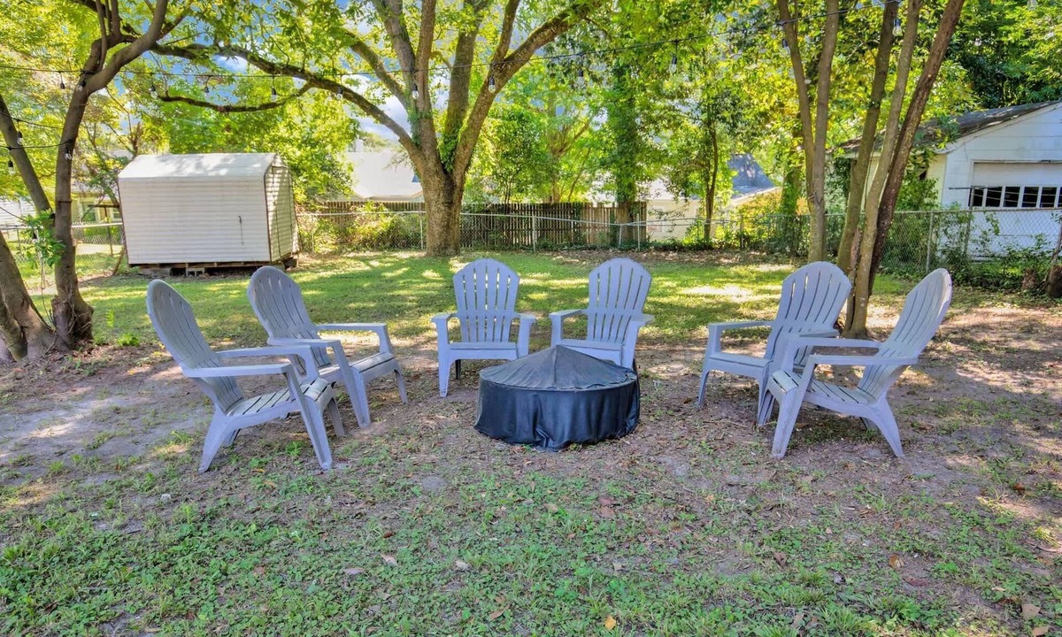 Terry Sanford House | Close to Downtown & Fort Bragg- The Precious Pearl
