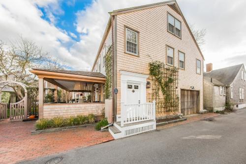 Nantucket Town House | Close to Dtwn Nantucket! Group Getaway with Patio