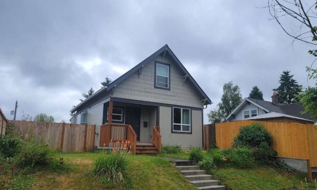 South Tacoma House | Close to everything in Tacoma!