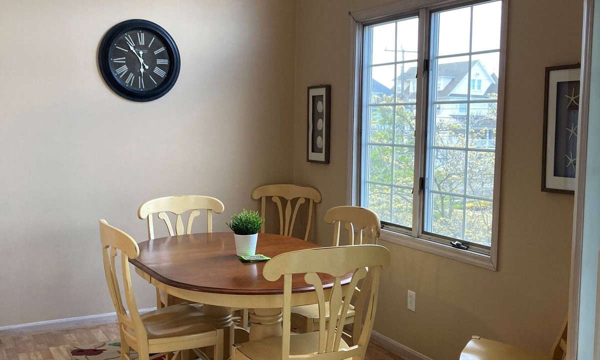 Wildwood Condo | Close to everything! Short walk to beach, boardwalk and restaurants
