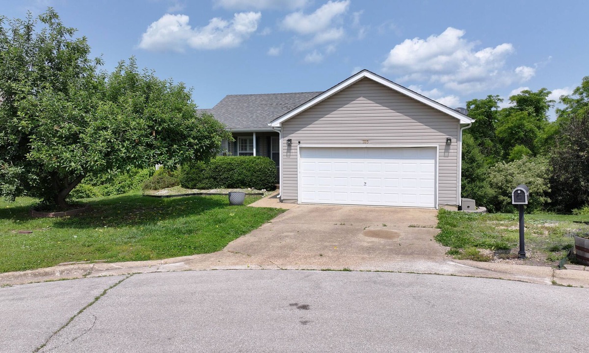 St. Robert House | Close to FLW! Comfy 3Br 2Bth House