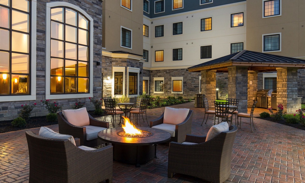 Folsom Apartment | Close to Folsom Lake! Comfortable Studio Suite | Complimentary Breakfast