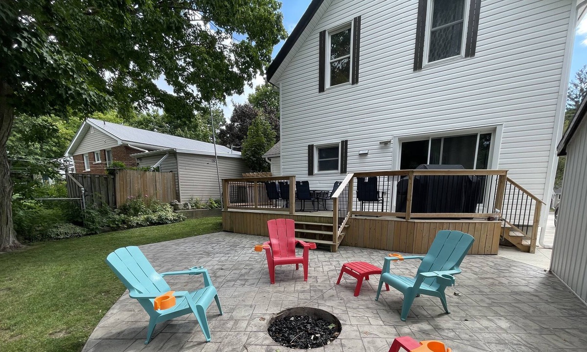 Clinton House | Close to Goderich and Bayfield - Fire Pit * BBQ