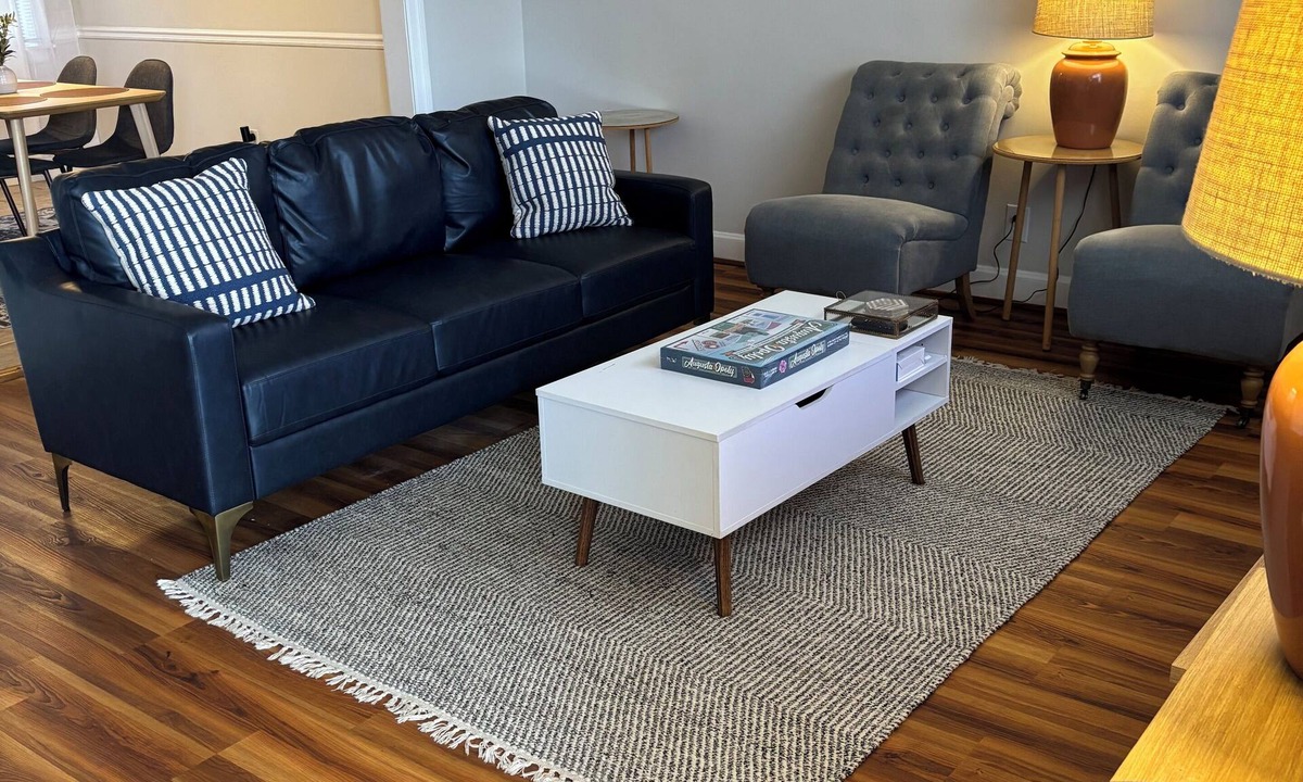 Forest Hills House | Close to Masters’s, Hospitals & Downtown