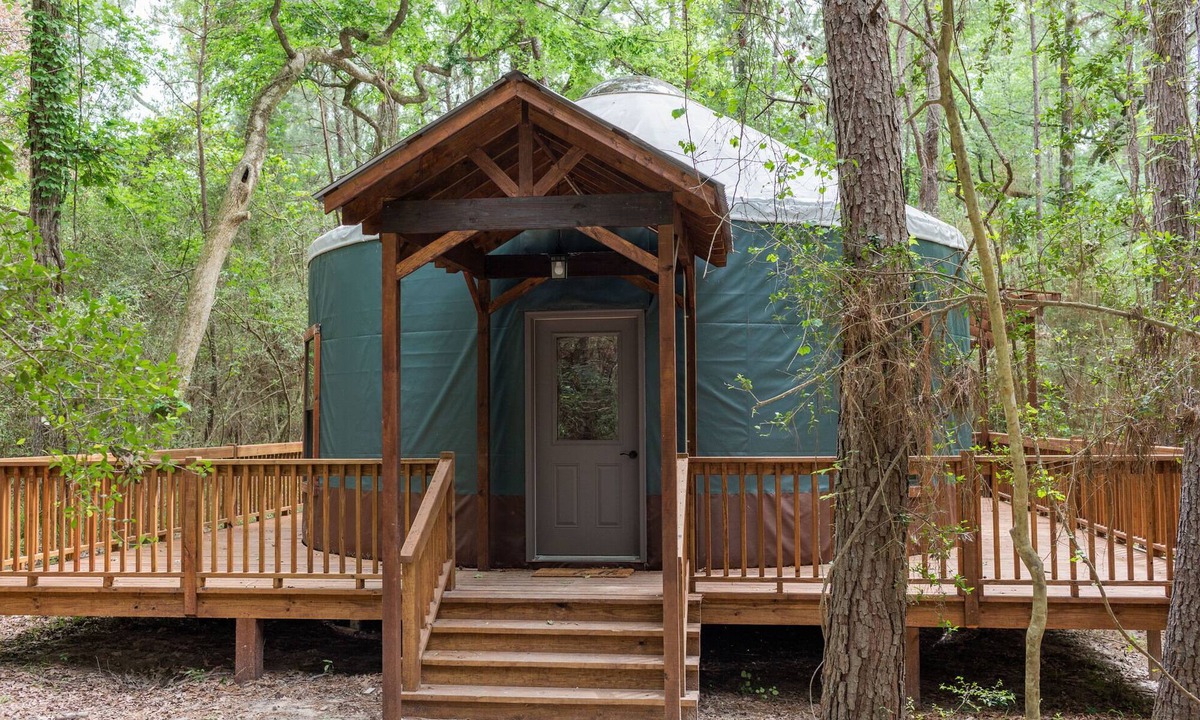 Livingston Cabin | Close to nature, but with all the modern amenities, Two Creeks Crossing Resort