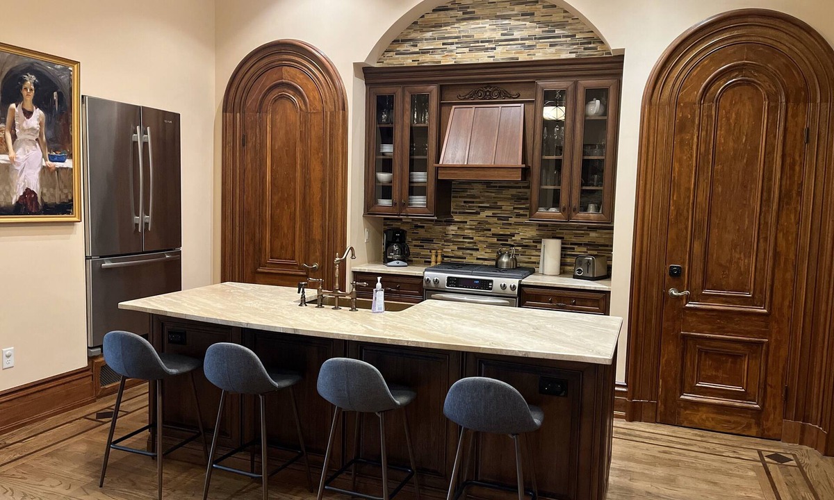 Downtown Jersey City Apartment | Close to NYC in Historic Brownstone