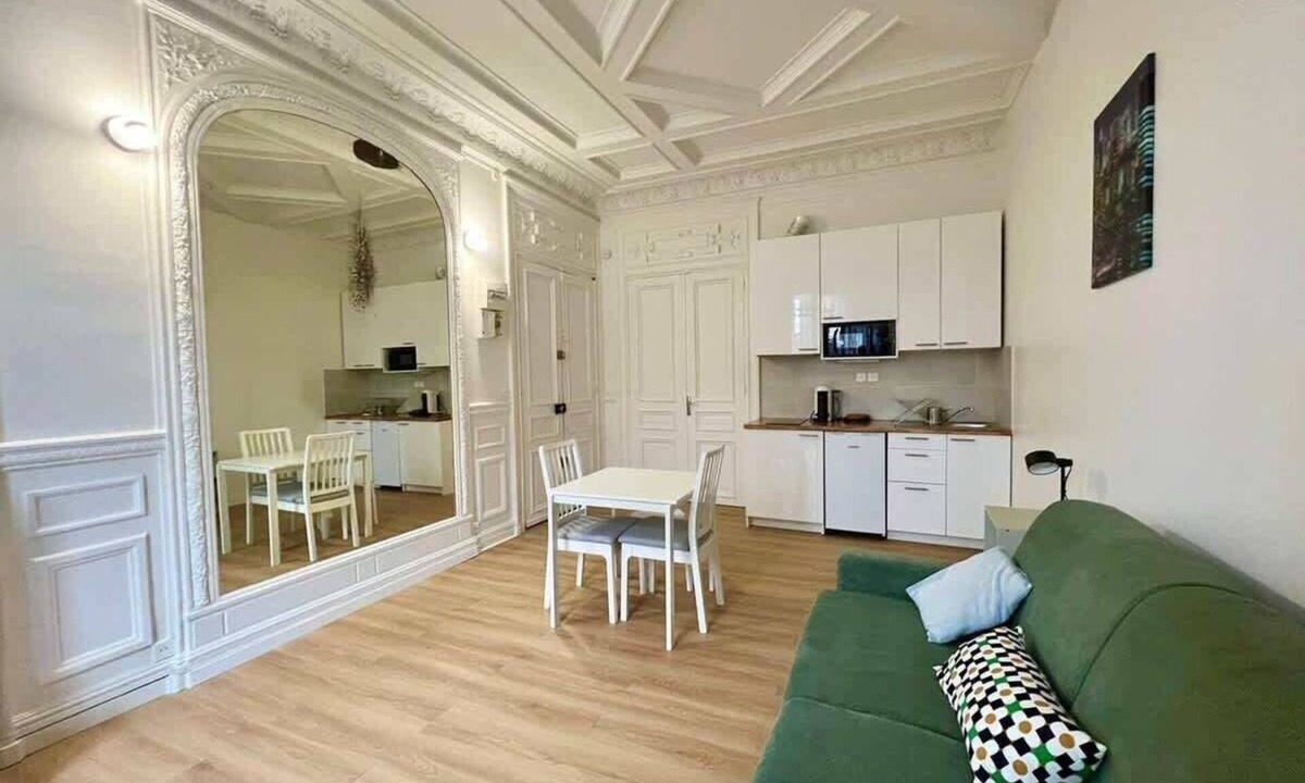 Chatou Apartment | Close to Paris - The Boudoir