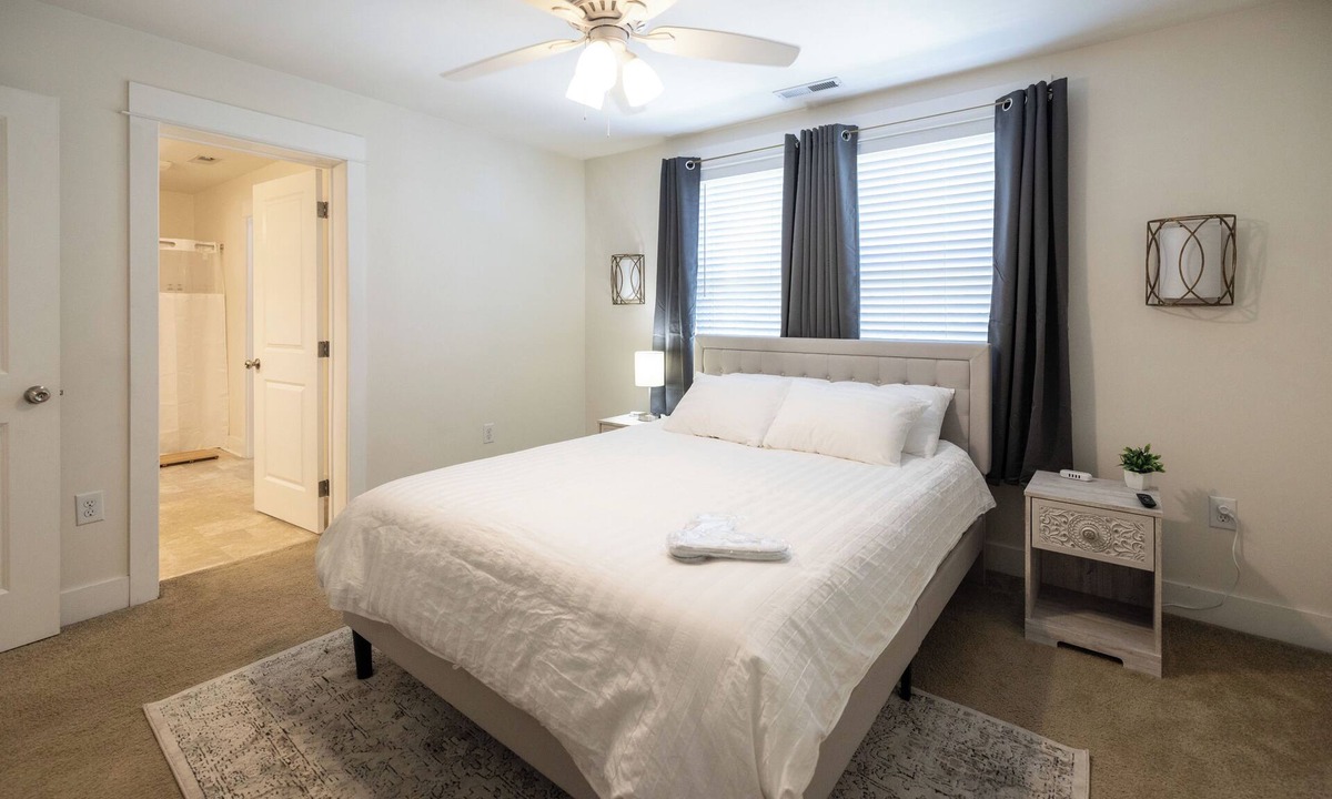 Southwest Raleigh House | Close to RDU, RTP Free Parking & Coffee Bar & Hotel Linens