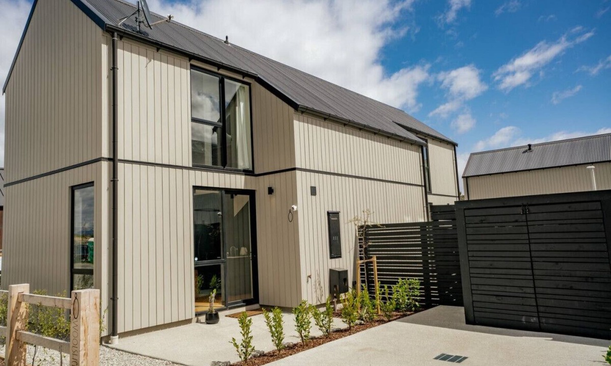 Kawarau Falls House | Close to Remarkable ski field and parking.