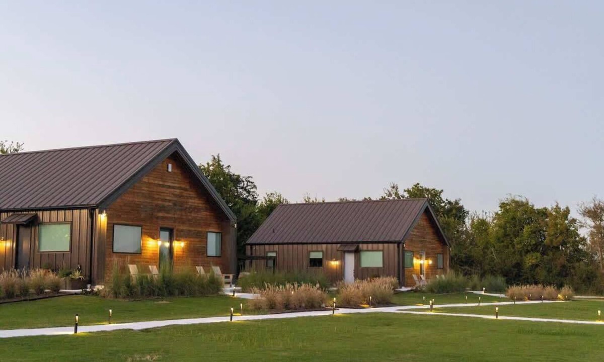 Round Top House | Close to RT | 9 King Beds+6 Baths+1 Pool+3 Homes