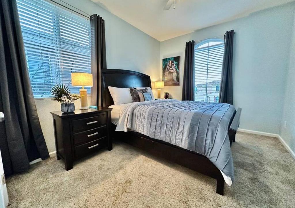 North Natomas House | Close to SMF-Comfortable King Mattress-Garage Park