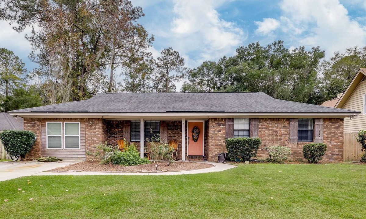 Montgomery House | Close to the Coast