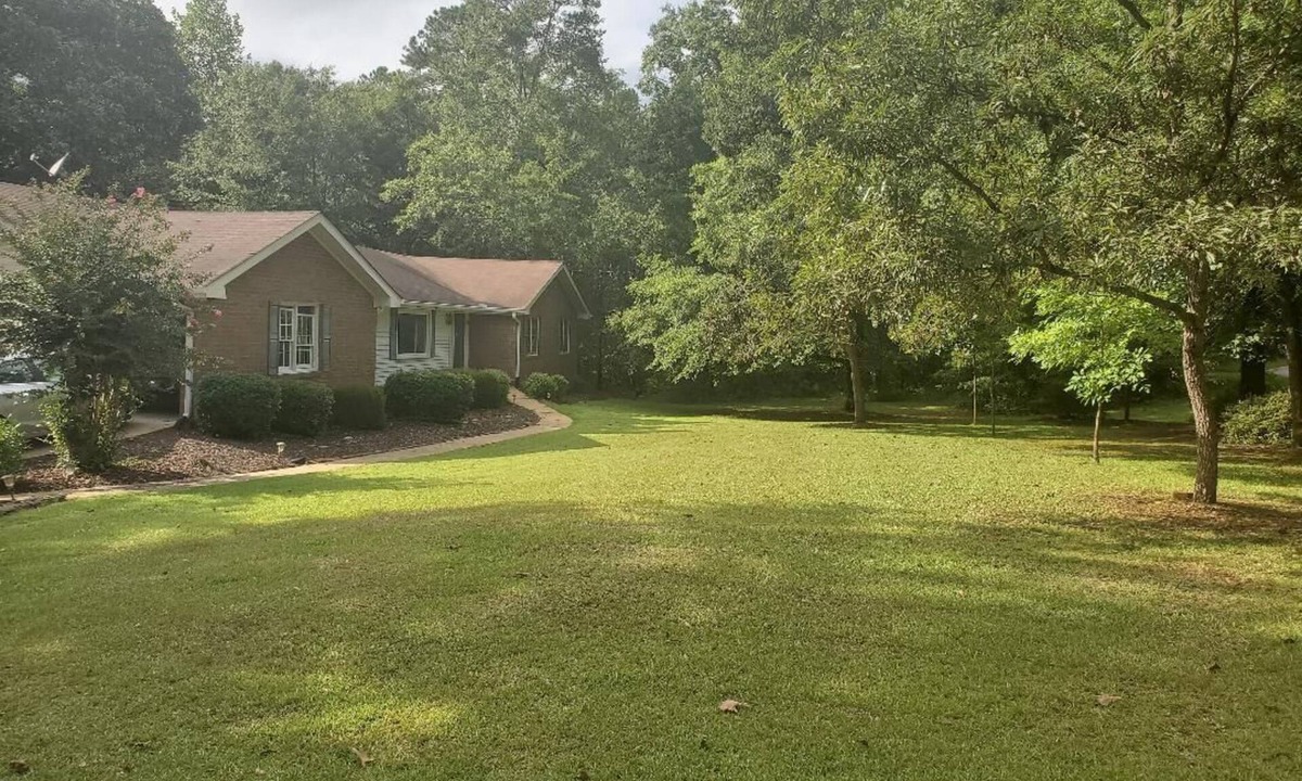 Bogart House | Close to UGA Stadium