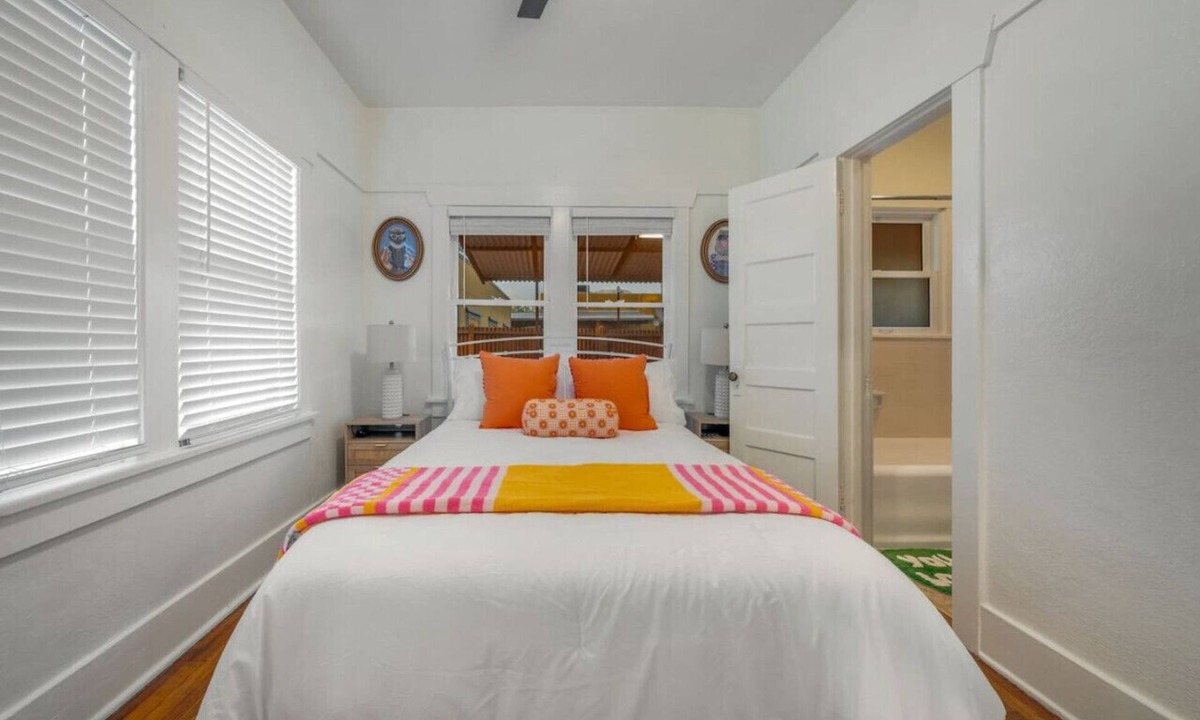 Feldman's House | Close to UofA/1 BR 1 BA/Unique/Patio & Porch