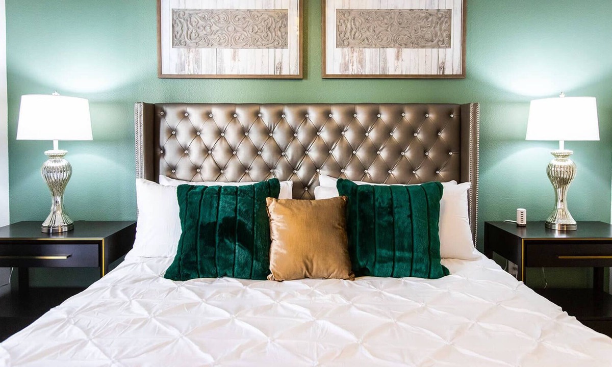 Knox - Henderson Apartment | Close to Uptown|Fast WiFi|King Bed|Walkable
