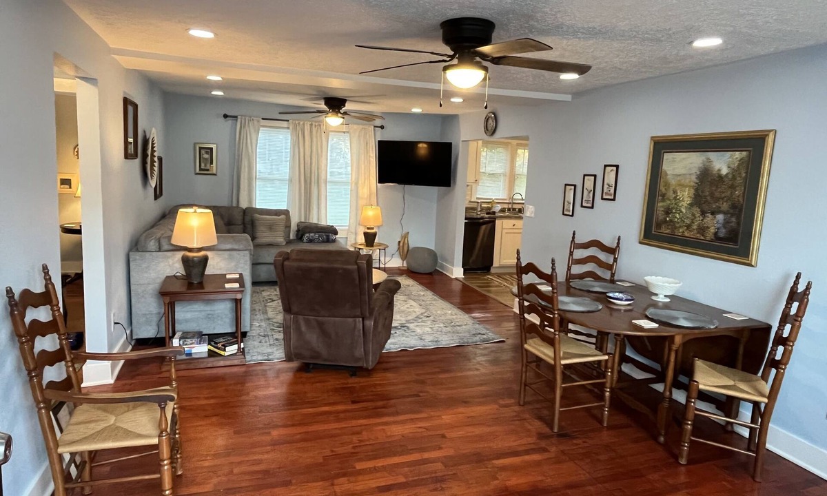 Radford House | Close to VT/Radford! Perfect spot for game weekends!