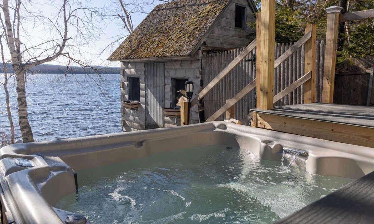 Orrington House | *CLOSED LISTING* - Not Bookable