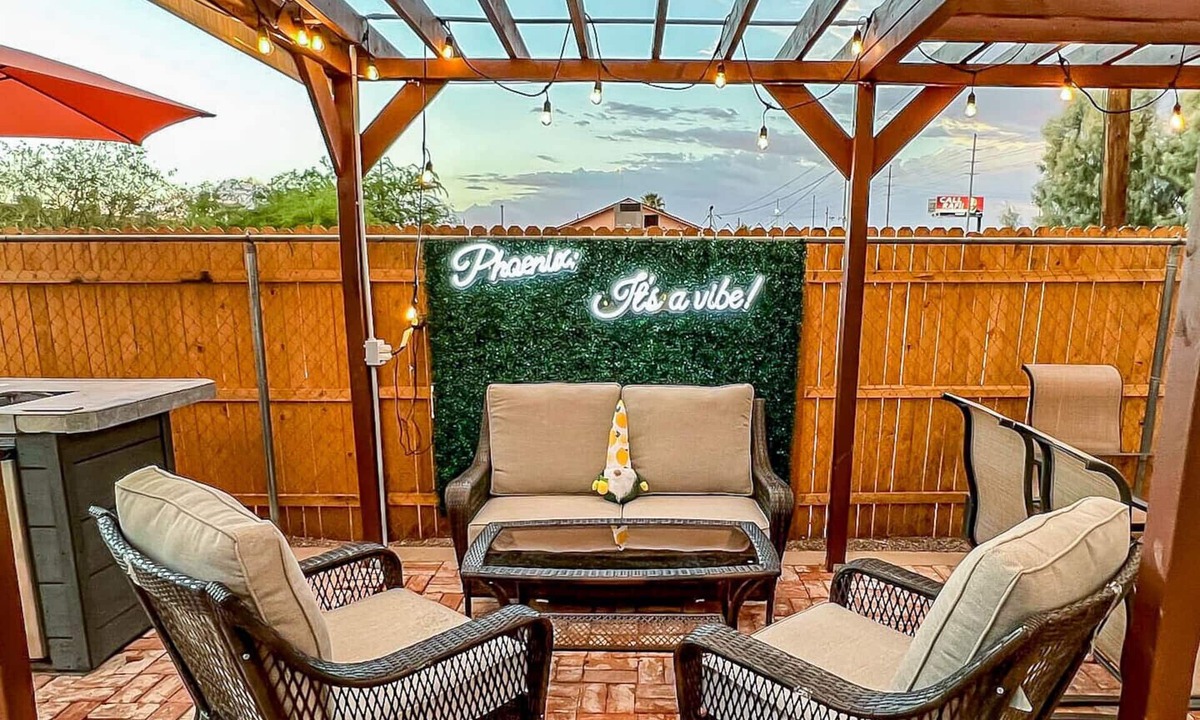 Downtown Phoenix House | Closest Home to Airport + Downtown - The Vibe PHX