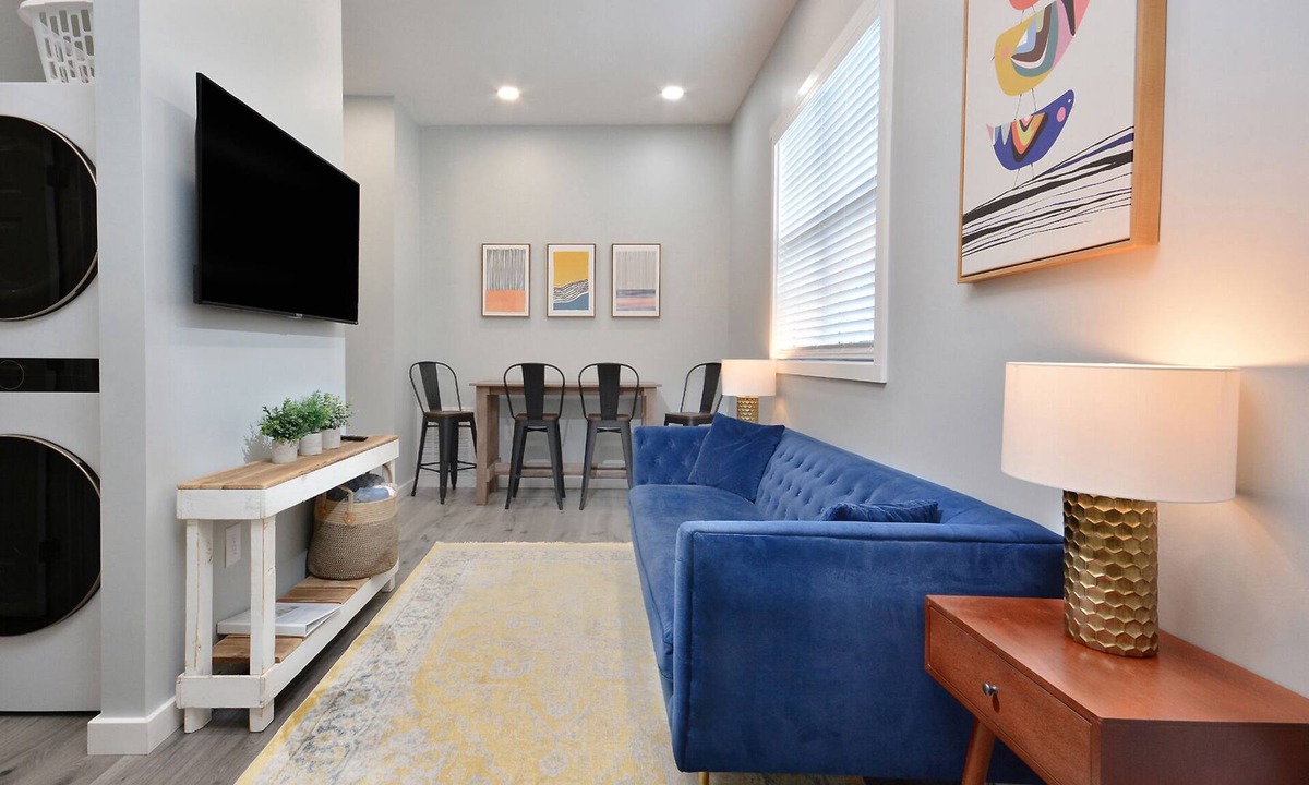 Elon College House | Closest VRBO to Campus, Walk to Everything, Bright 2 bd bELONg Home