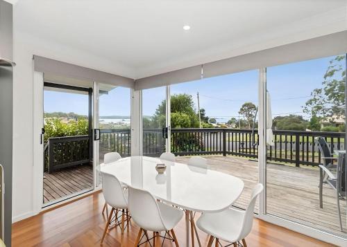 Batehaven House | Cloud 9 at Batehaven managed by Batemans Bay Accom