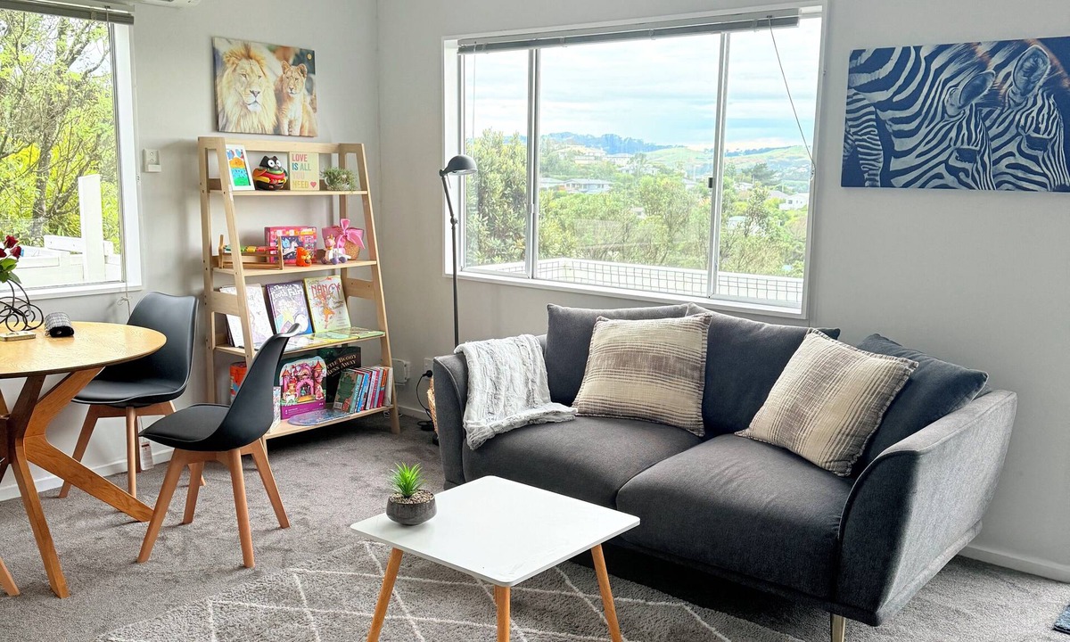 Johnsonville House | Cloud Catcher - Blooming Retreat with Scenic Views