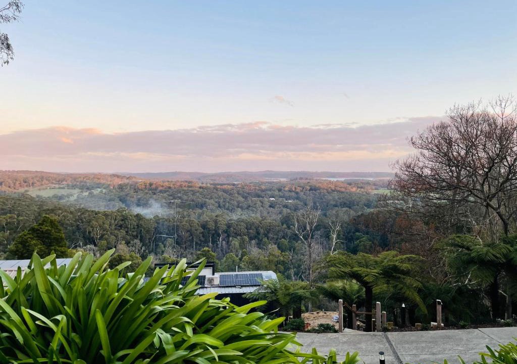 Menzies Creek Bed & Breakfast | Cloud View Garden