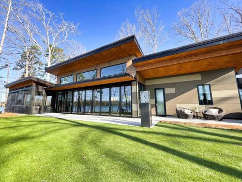 Seneca House | Cloudwalker on Keowee