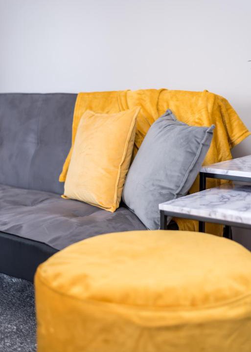 Montrose Apartment | Clova Apartment