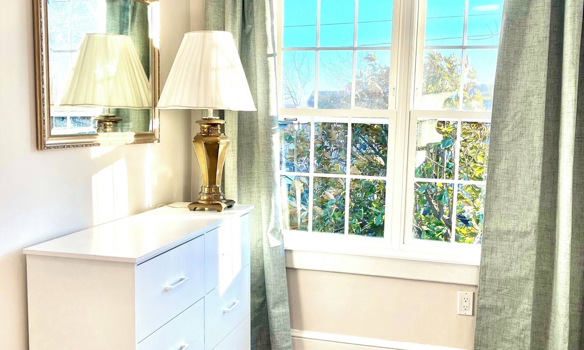 Old Town West Cottage | Clover Cottage - 6BR 4Bath Getaway in Old Town