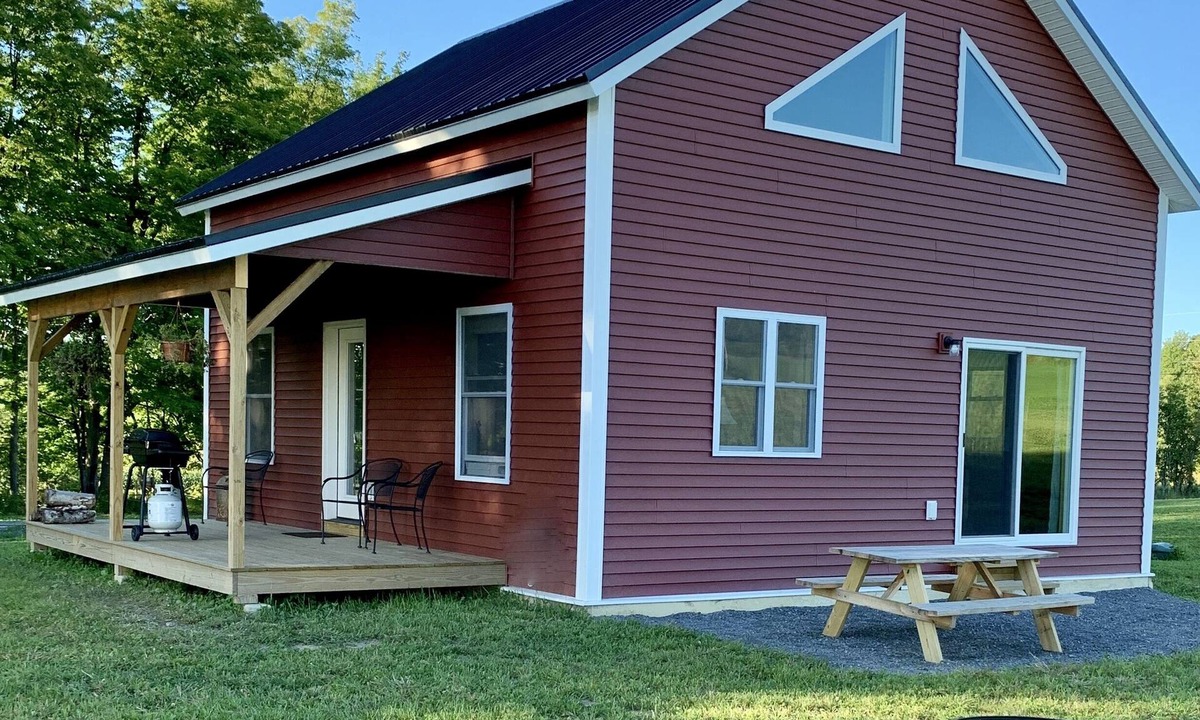 Stowe Area Cabin | Clover Meadow "Barn" Modern, spectacular views close to skiing & wedding venues