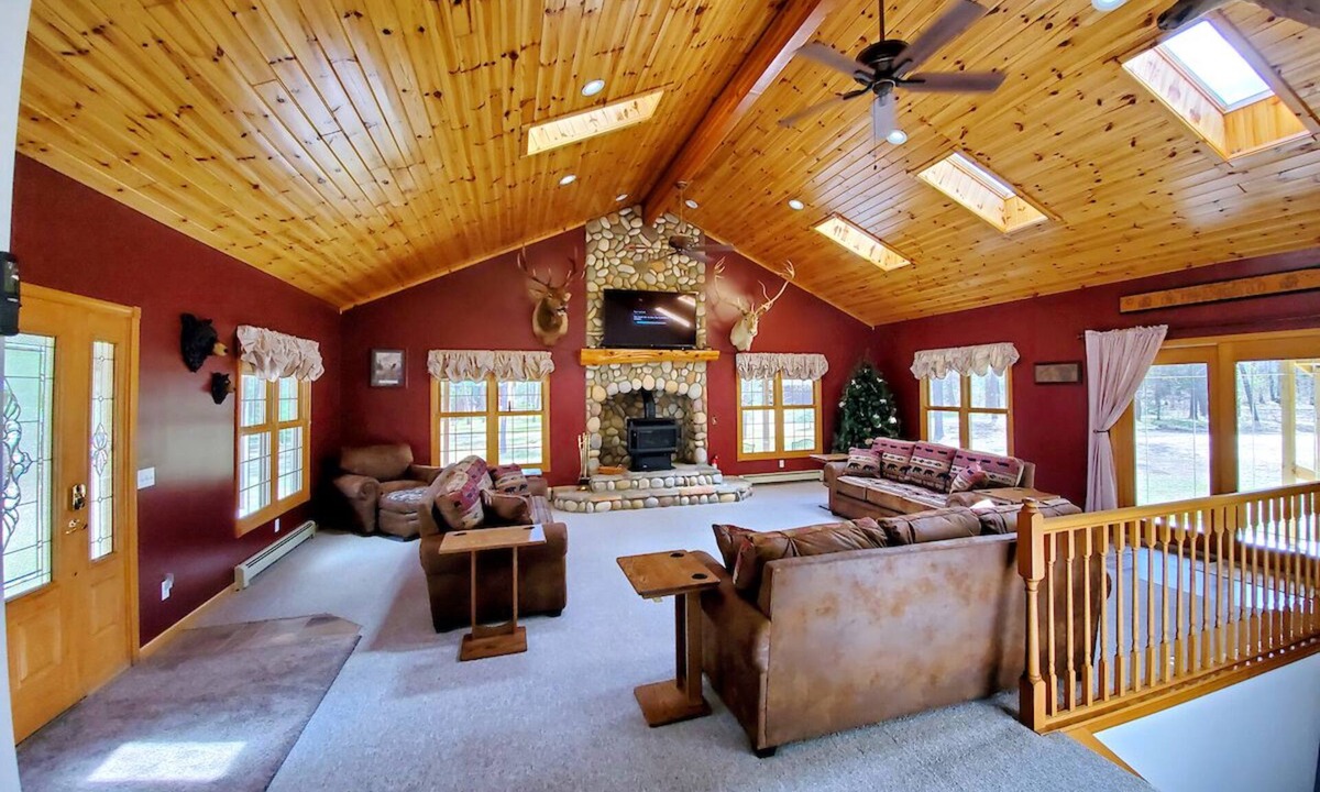 Luther House | Club 39 Rental In The Heart of The Manistee National Forest