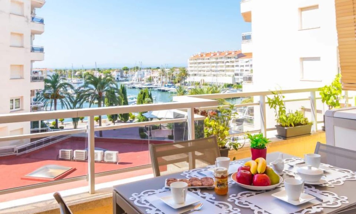 Empuriabrava Apartment | Club Nautic by Interhome