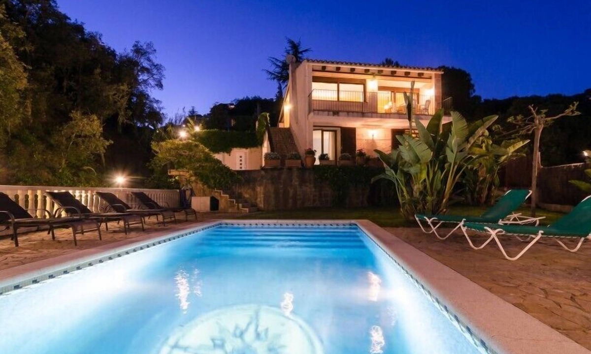 Tossa de Mar Villa | Club Villamar - A charismatic and well-maintained Spanish family villa near Tossa de Mar.