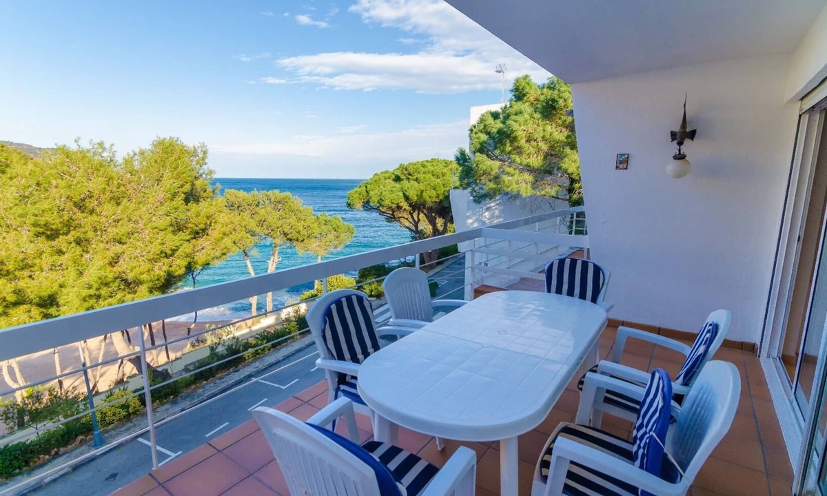 Salionc House | Club Villamar - Beautiful holiday home at 50m from the beach of Cala Salions