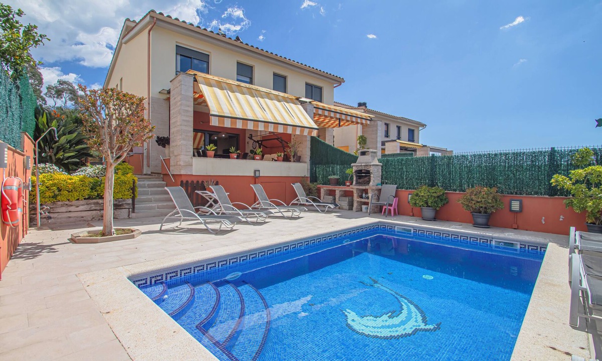 Palamos House | Club Villamar - Semi-detached villa for 8 persons with private pool, internet, parking place and .