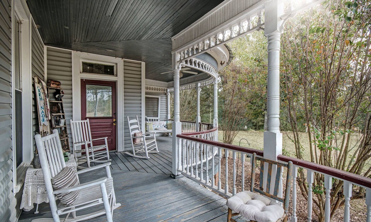 Harperville Bed & Breakfast | Clyde and Marie's Bed & Breakfast