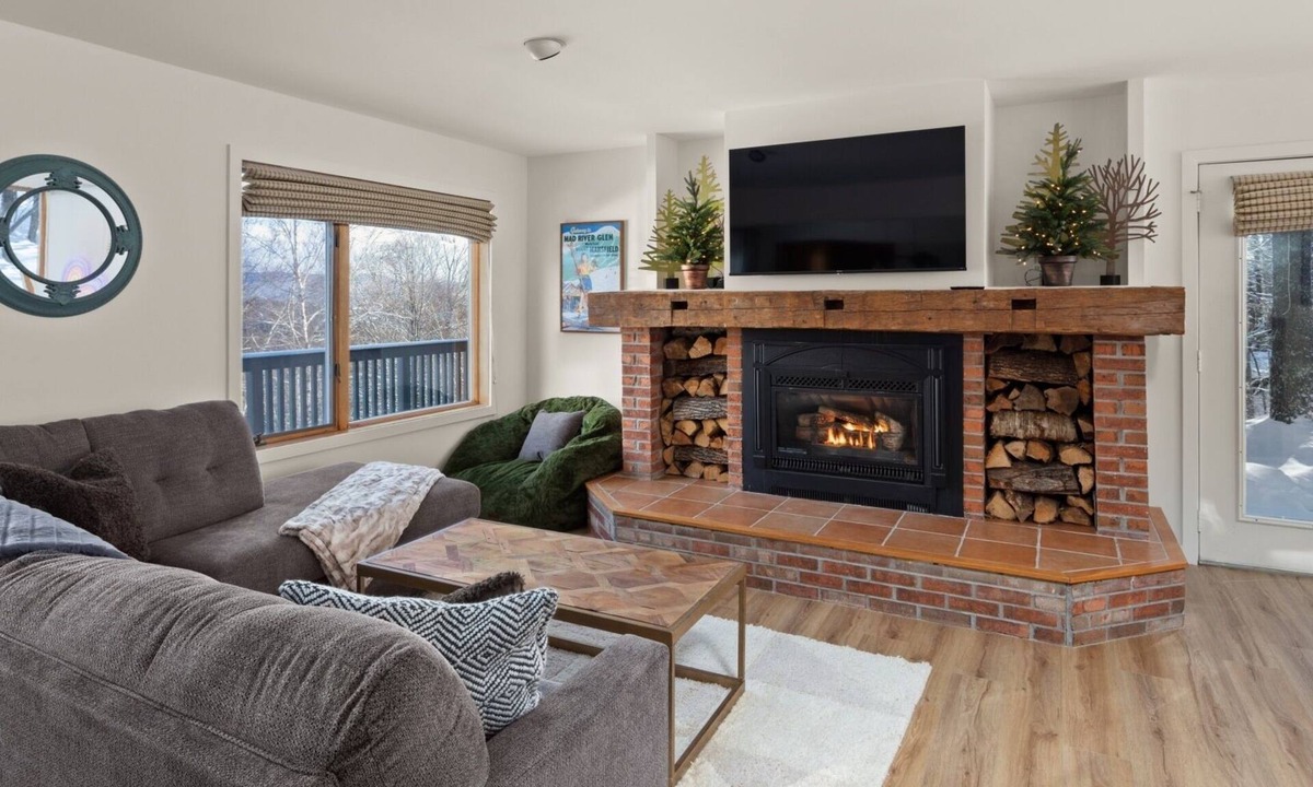 Warren House | Clyde's Cabin 4 Bedroom Home