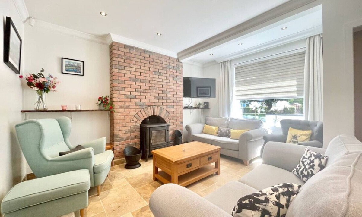 Glasgow House | Clyde Villa Apartment