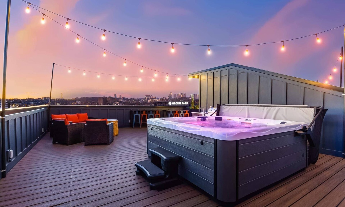 Hurwood Heights House | CMA Fest rooftop hot tubs, sauna, game rooms near Broadway and Geodis Park