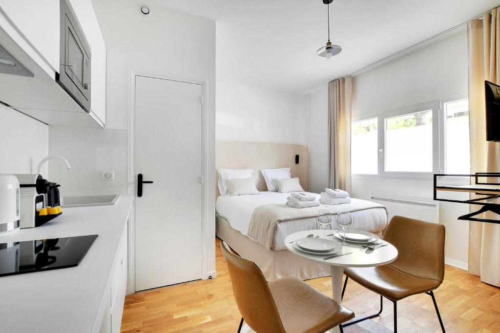 18th Arrondissement Apartment | CMG Poissonniers