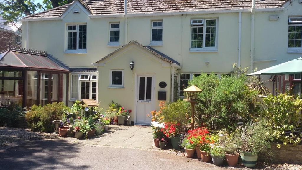 Bournemouth Bed & Breakfast | Coach House Cottage