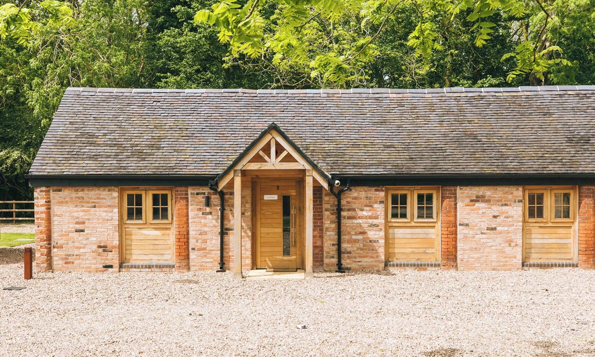 Lutterworth House | Coach House