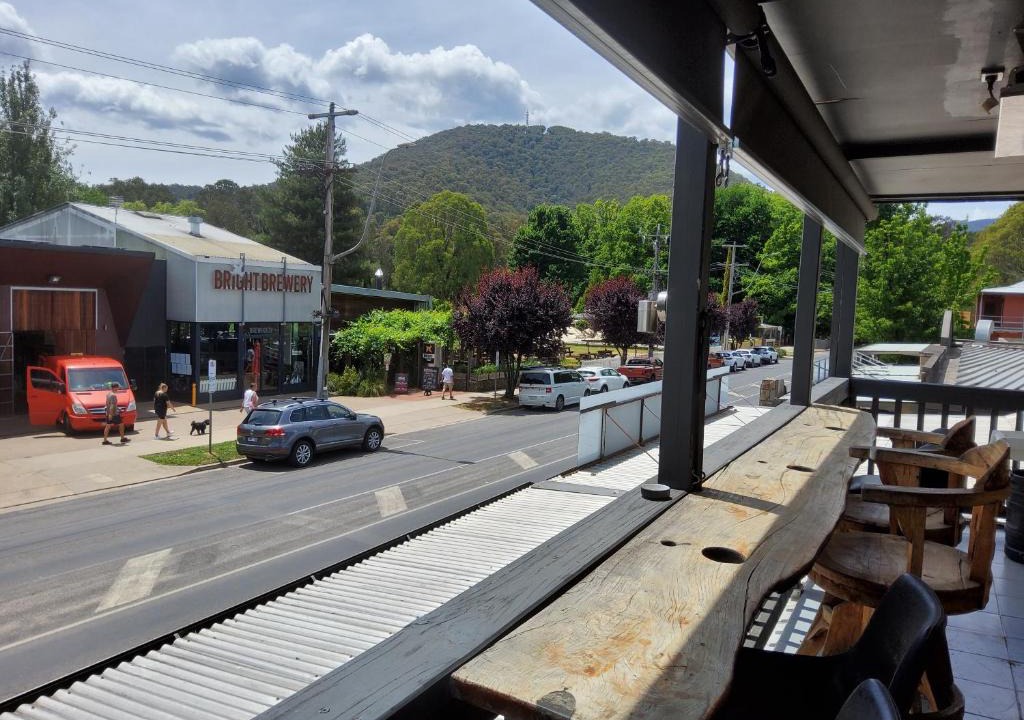 Bright Hotel | Coach House Inn