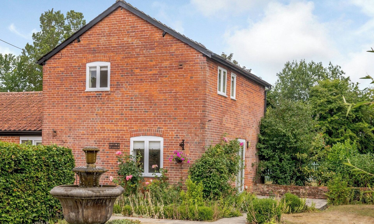 Eye Cottage | Coach House - UK33307