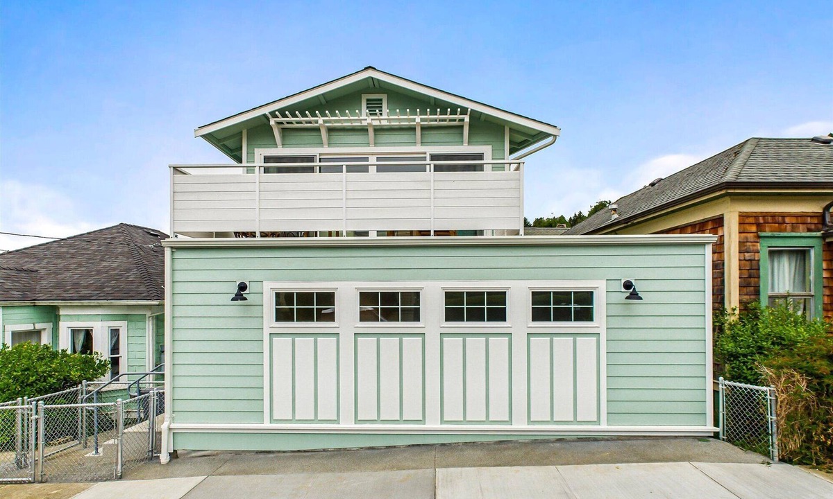 Arcata House | Coach House with Loft