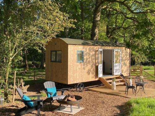 Lickfold House | Coachroad Shepherds Huts