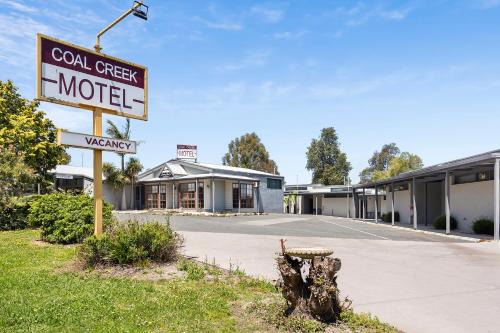 Korumburra Hotel | Coal Creek Motel