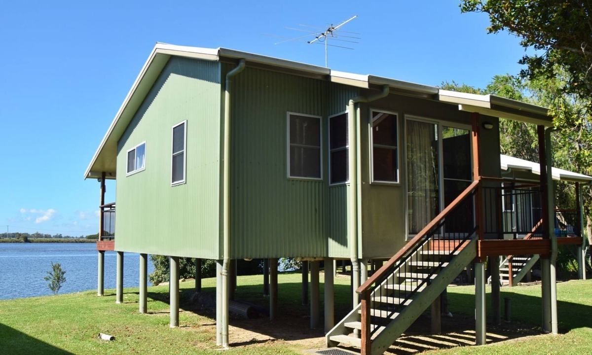 Rainbow Reach Cabin | Coast & Country Cabin 2