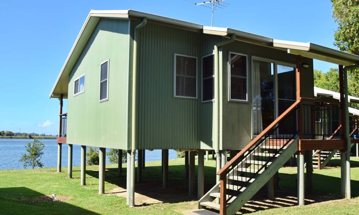 Rainbow Reach Cabin | Coast & Country Cabin 3