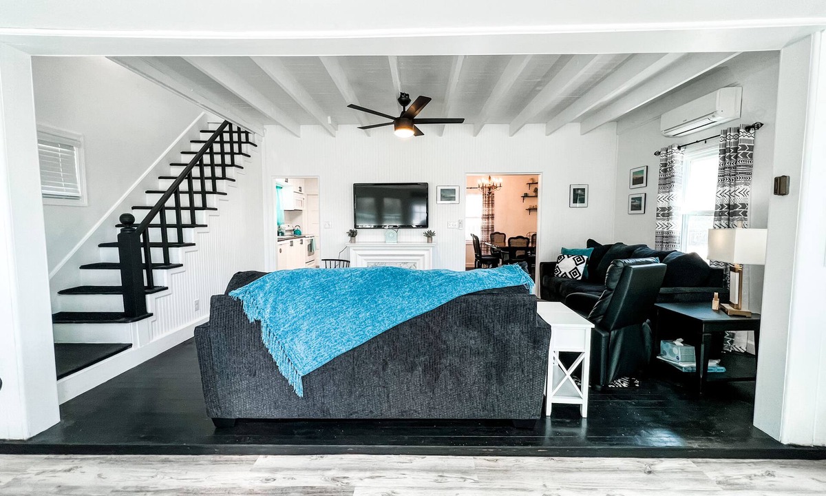 Niantic House | Coastal Black Point Beach House